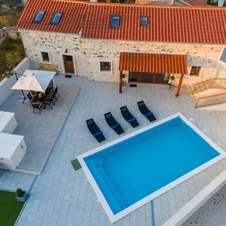 Stone Villa Miandri * Debeljak