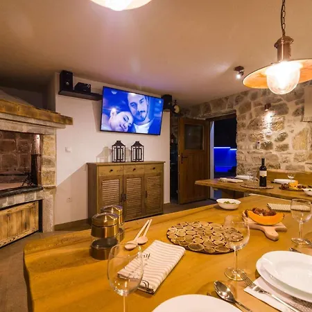 Stone Villa Miandri Debeljak