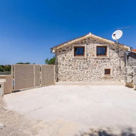 Stone Villa Miandri *